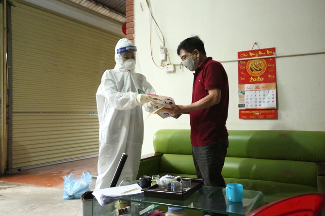 UBND các quận, huyện, thị xã và xã, phường, thị trấn tiếp tục chủ động thực hiện các biện pháp cần thiết trong công tác phòng, chống dịch trên địa bàn