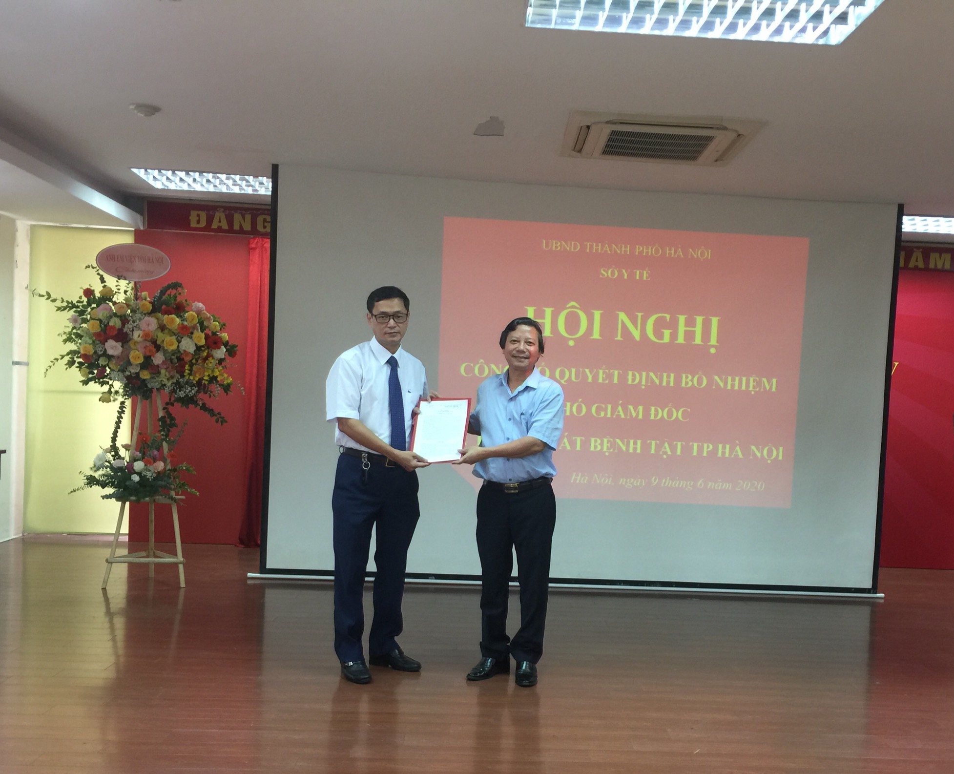 Công bố Quyết định bổ nhiệm Phó Giám đốc Phụ trách điều hành Trung tâm Kiểm soát bệnh tật thành phố Hà Nội