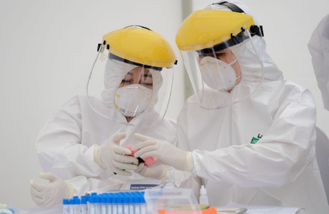 Phân tuyến điều trị và xét nghiệm sàng lọc SARS-CoV-2