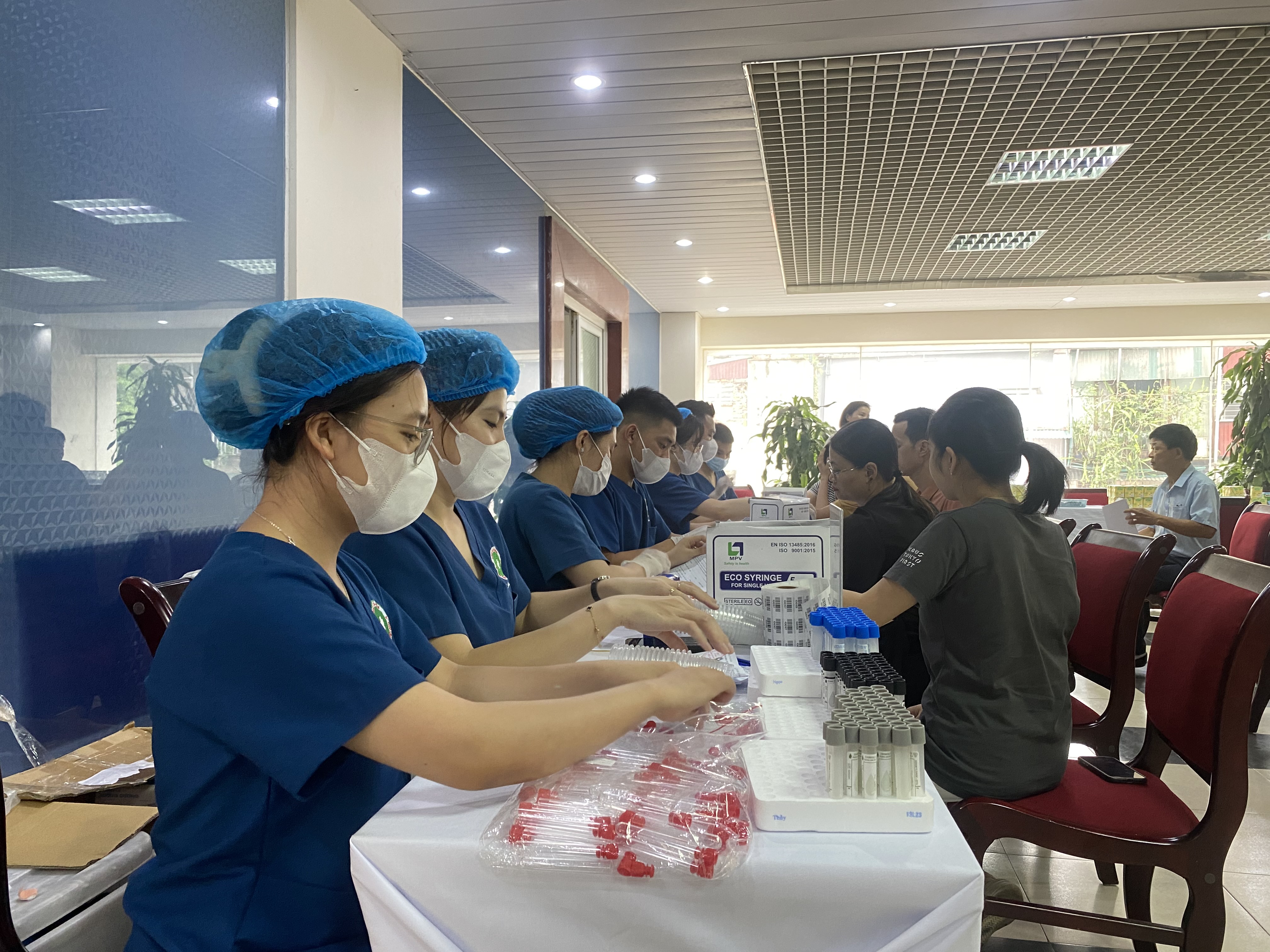 Trung tâm Kiểm soát bệnh tật thành phố tổ chức khám sức khoẻ định kỳ cho cán bộ, viên chức, người lao động năm 2024