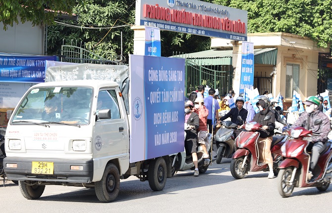 Cầu Giấy: Mít tinh, diễu hành hưởng ứng tháng hành động quốc gia phòng, chống HIV/AIDS