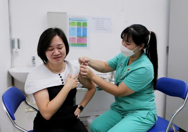 Người dân cần chủ động đưa trẻ đi tiêm chủng đầy đủ và đúng lịch để phòng bệnh
