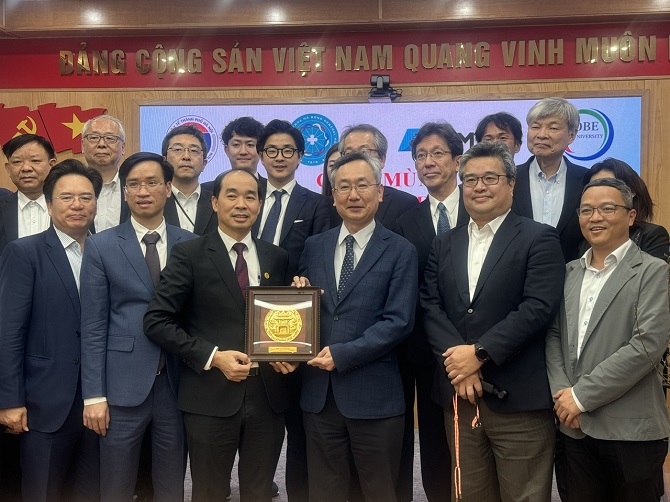 Sở Y tế Hà Nội tiếp Đoàn đại biểu Bệnh viện Đại học Kobe sang thăm, làm việc