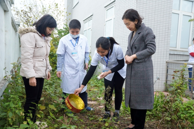 Các quận, huyện triển khai tốt chiến dịch tiêm chủng vắc xin phòng bệnh Sởi cho người dân