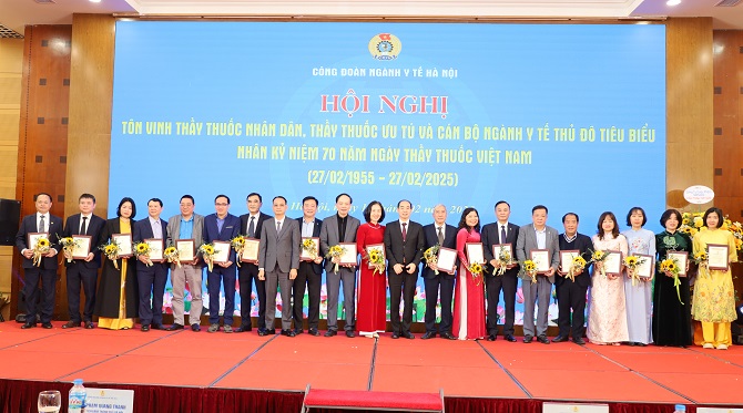 Hà Nội: Biểu dương 227 cán bộ y tế