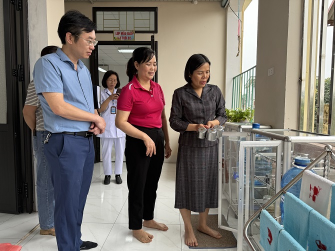 CDC Hà Nội: Giám sát công tác vệ sinh phòng chống dịch bệnh trong trường học tại huyện Phúc Thọ