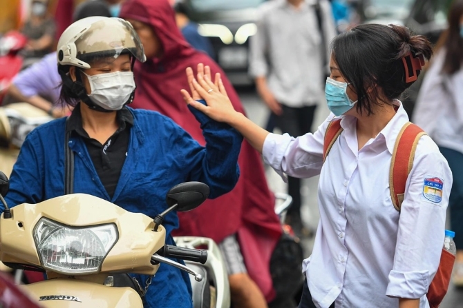 Phụ huynh cùng đồng hành, giữ gìn sức khỏe tinh thần cho con trong mùa thi