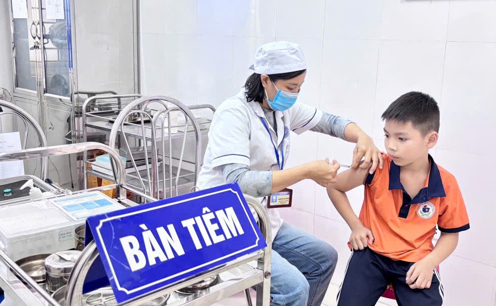 Tiêm chủng đầy đủ - Lá chắn an toàn cho trẻ trước bệnh bại liệt