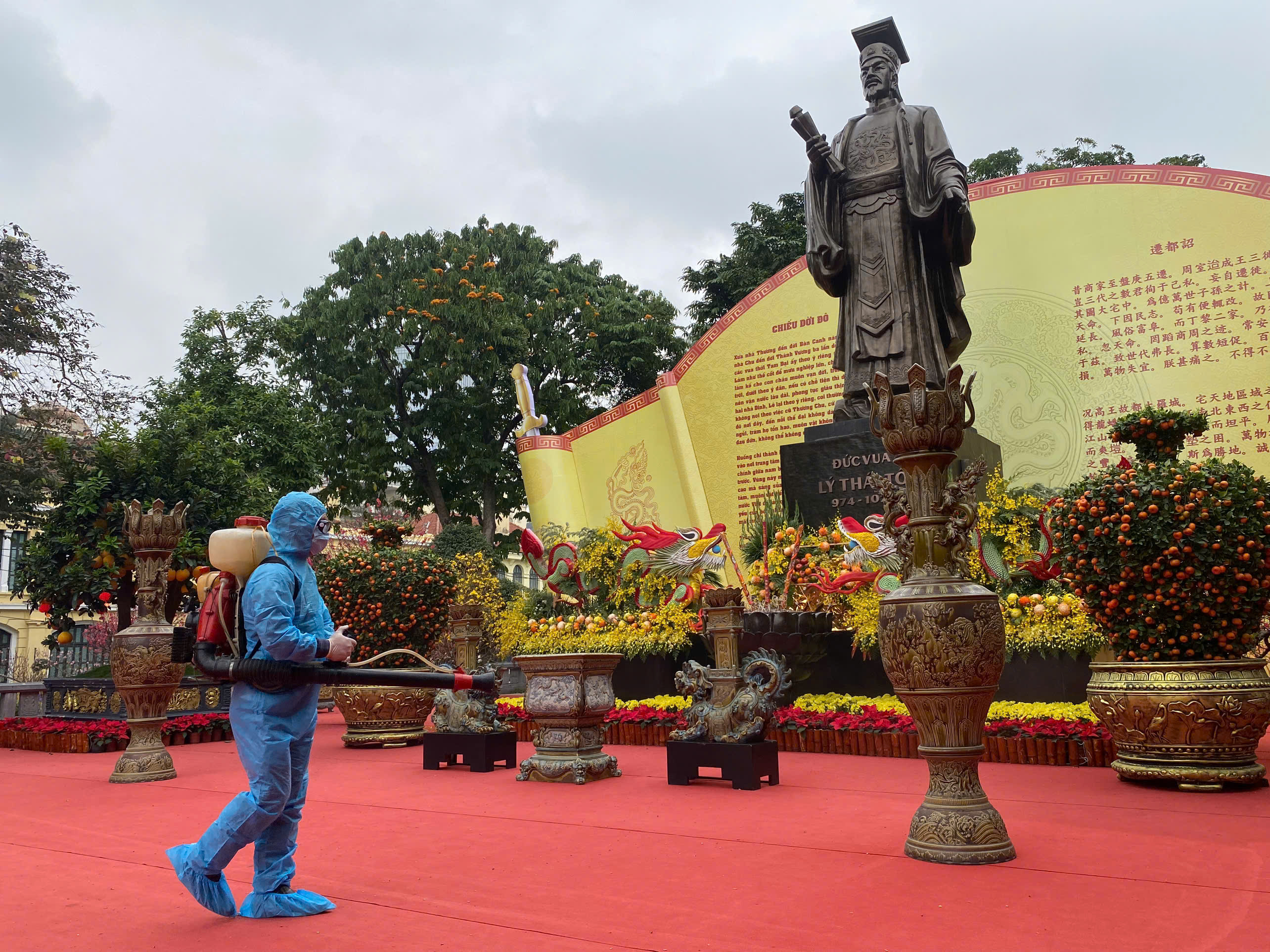 Hà Nội: Tăng cường khử khuẩn, siết chặt phòng dịch tại nhiều điểm trọng yếu
