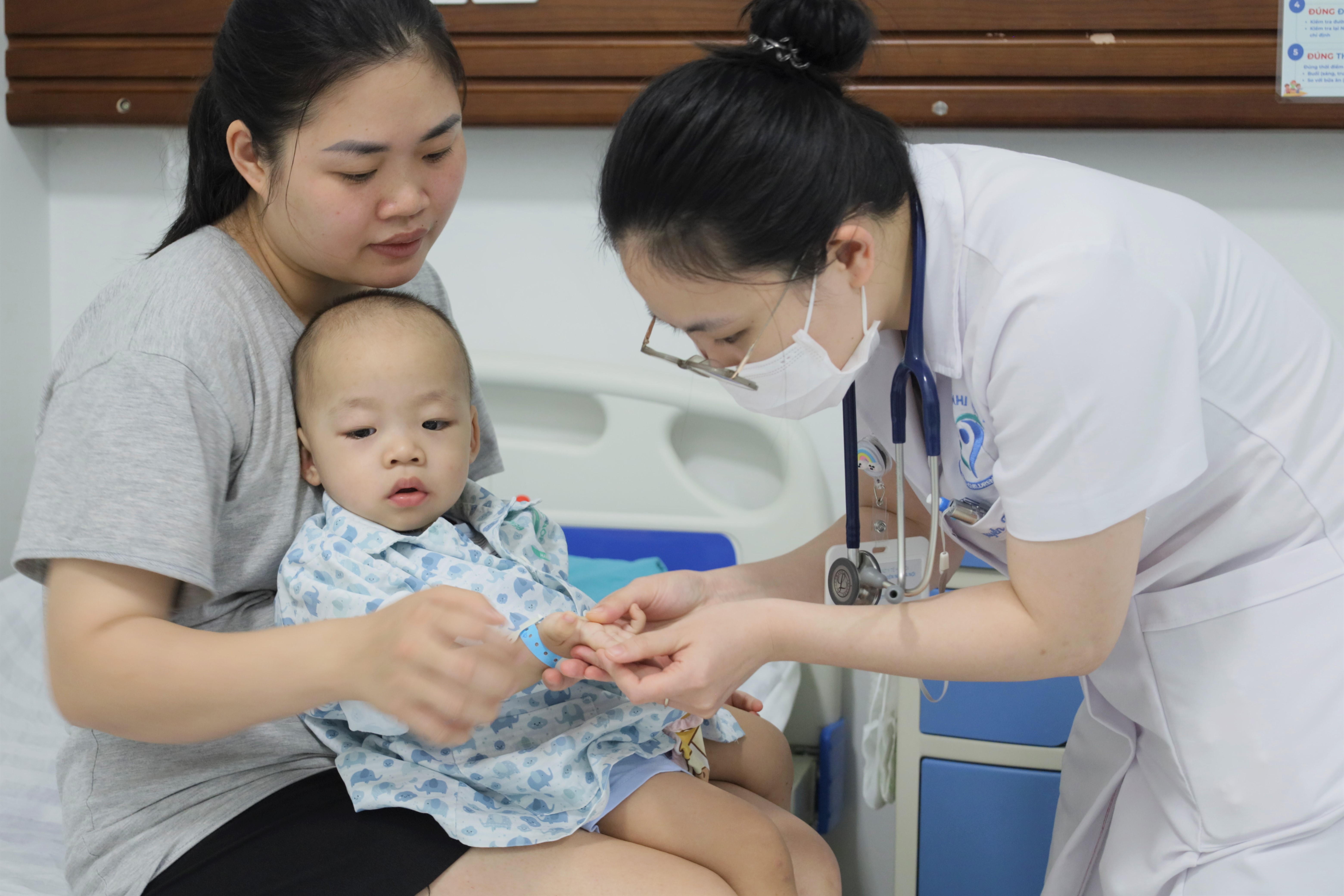 Đồng bộ các biện pháp phòng chống tay chân miệng gia tăng