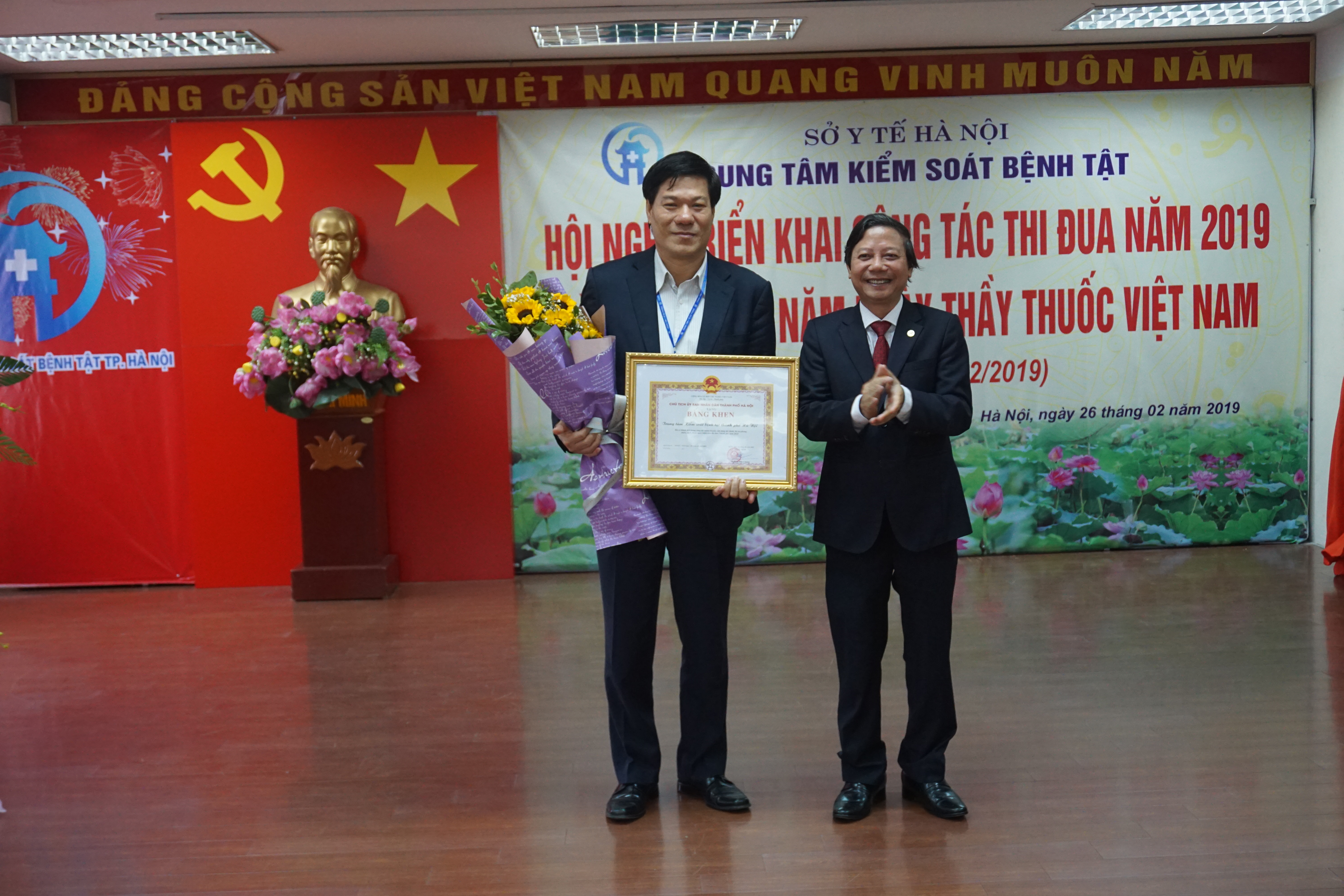 Trung tâm Kiểm soát bệnh tật thành phố Hà Nội tổ chức mít tinh kỷ niệm 64 năm Ngày Thầy thuốc Việt Nam và phát động phong trào thi đua năm 2019